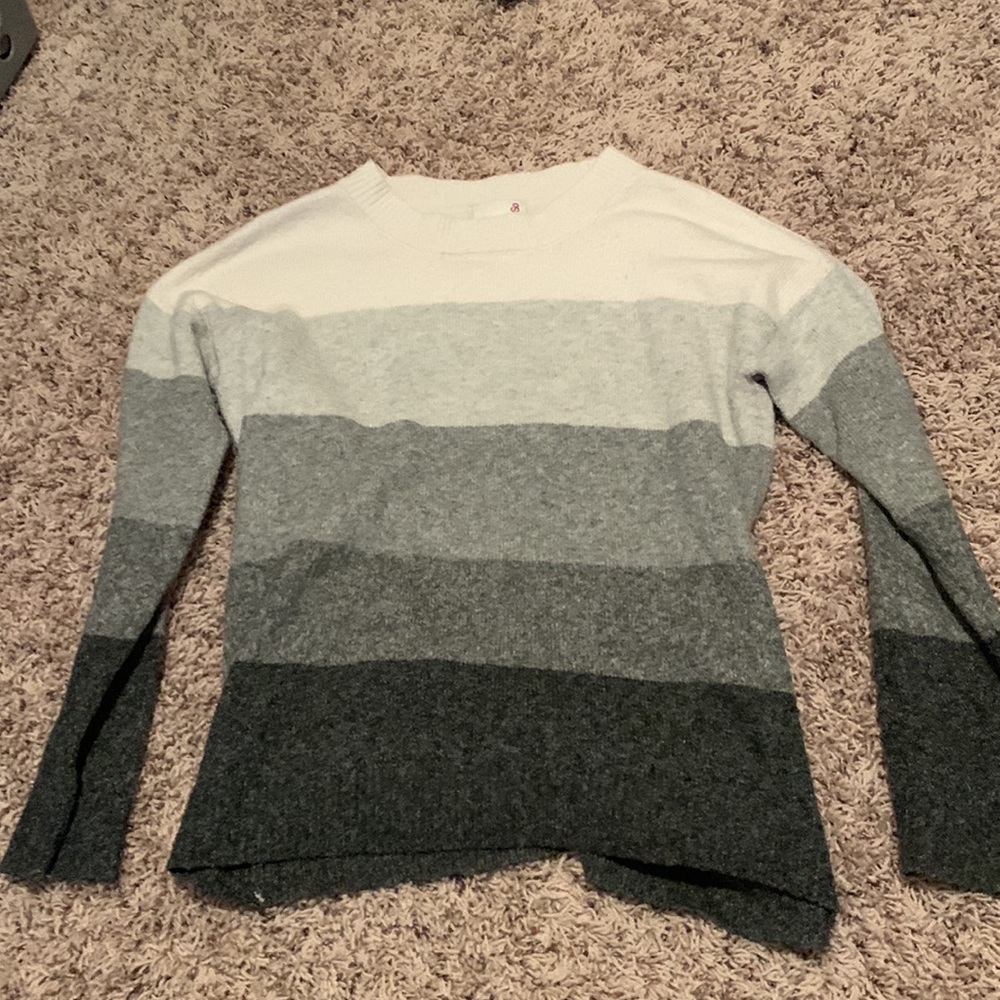 SO girls sweater